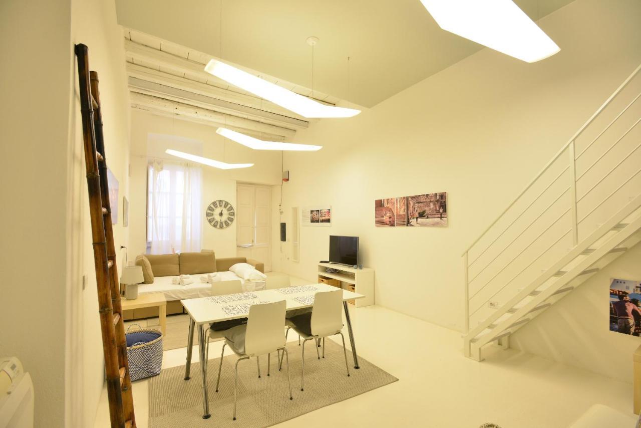 IzzHome Loft and Art Cagliari Esterno foto